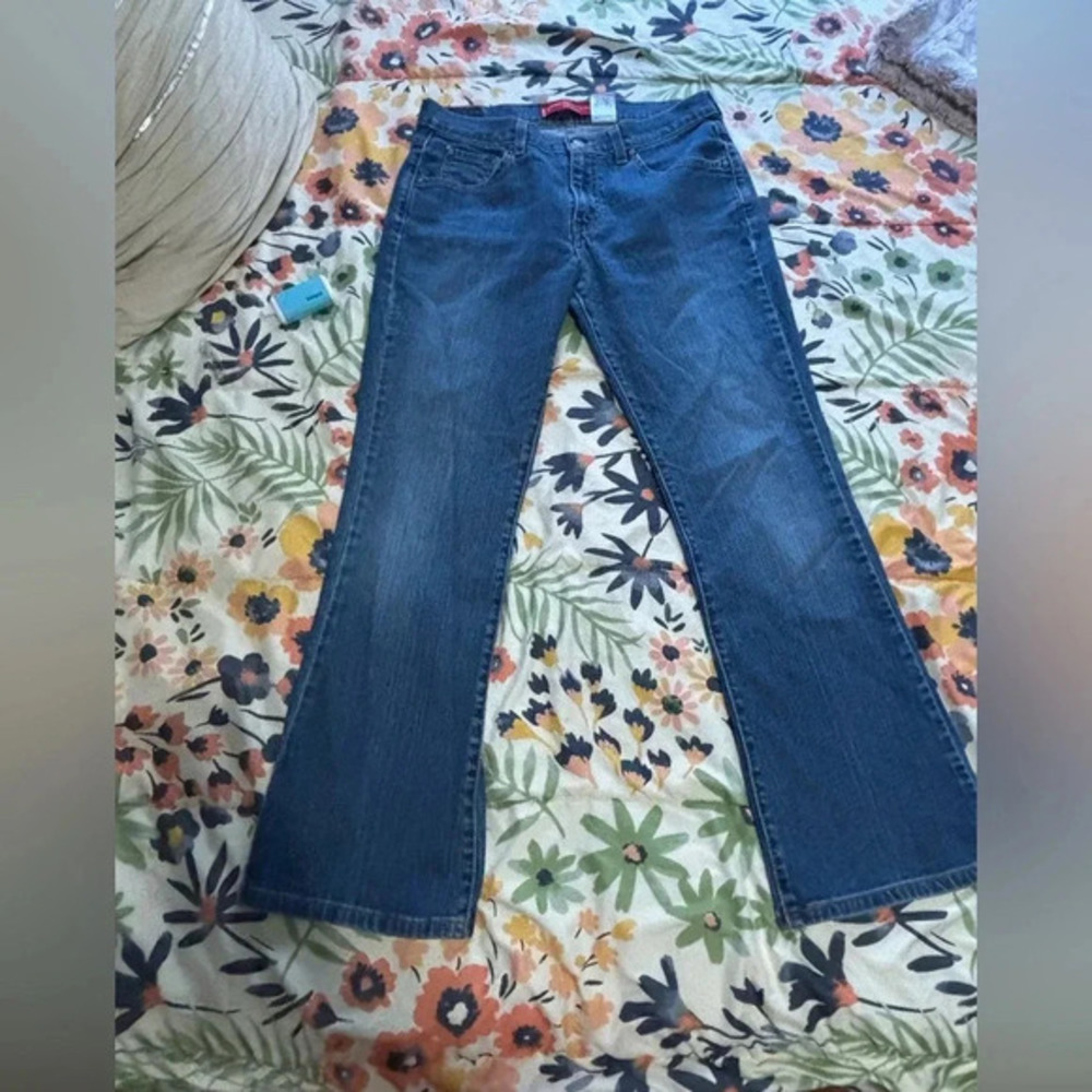 Vintage Levi's 515 Nouveau Boot Cut Jeans size 10 short y2k